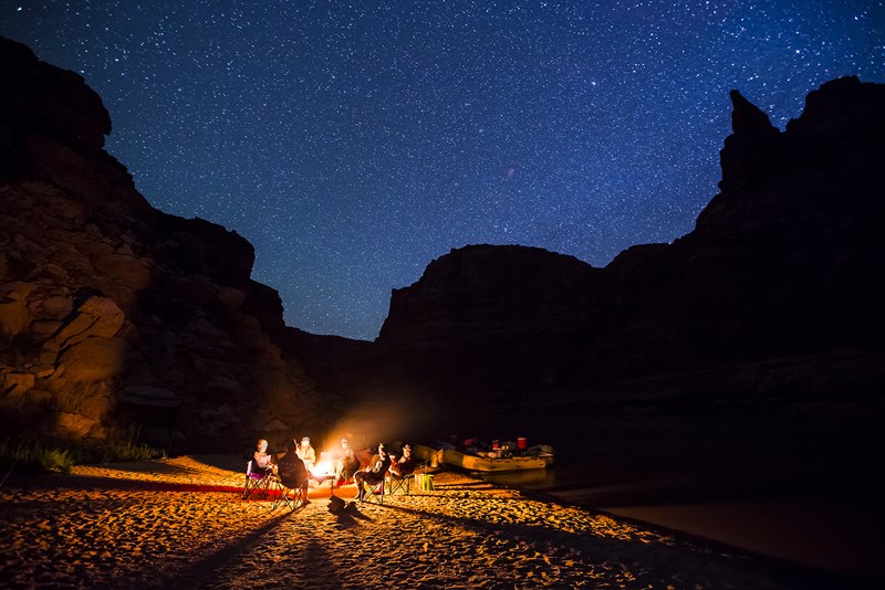 Group camps in the Cataract Canyon in Utah